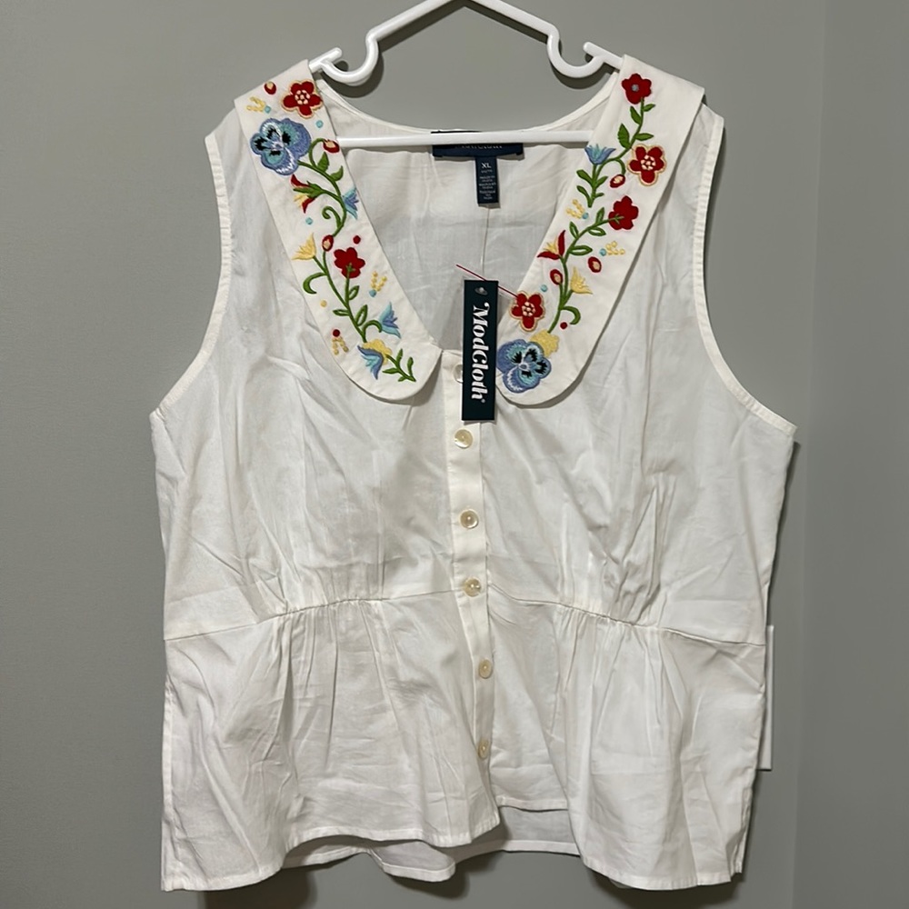 ModCloth tank blouse with embroidery. Size XL